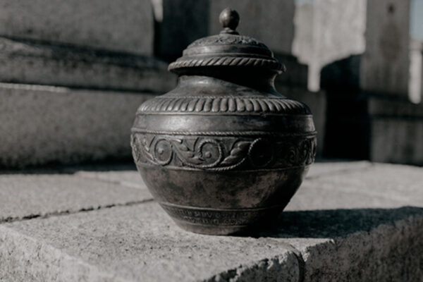 chto-delat-s-urnoj-posle-kremaczii-38-600x400.jpg